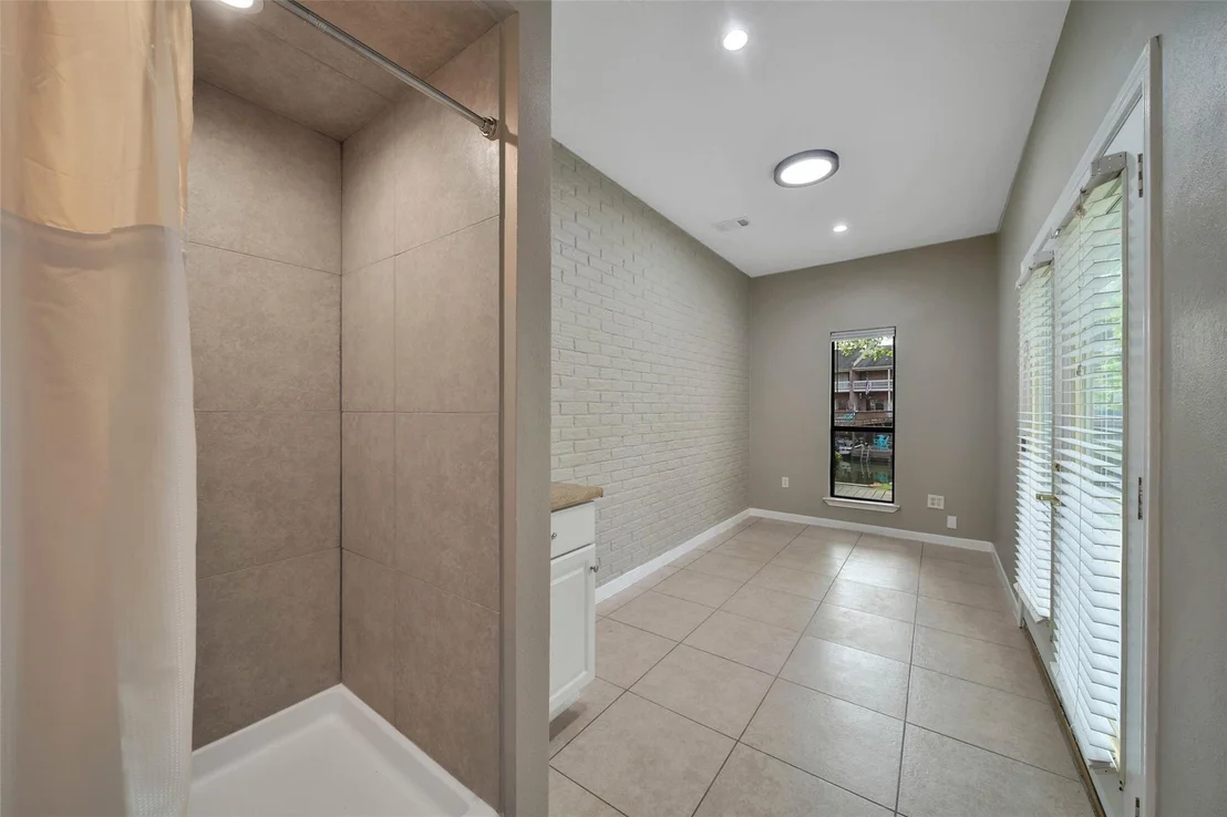 Photo of 734 Lake View Drive