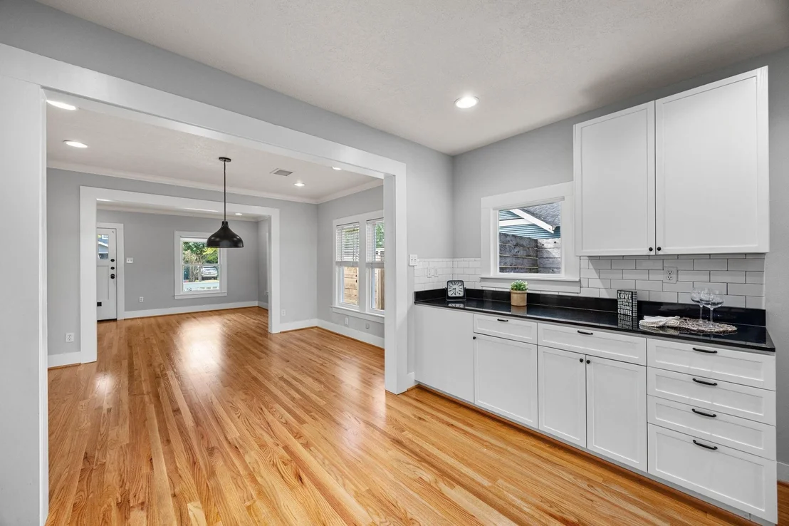 Photo of 1131 Walling Street