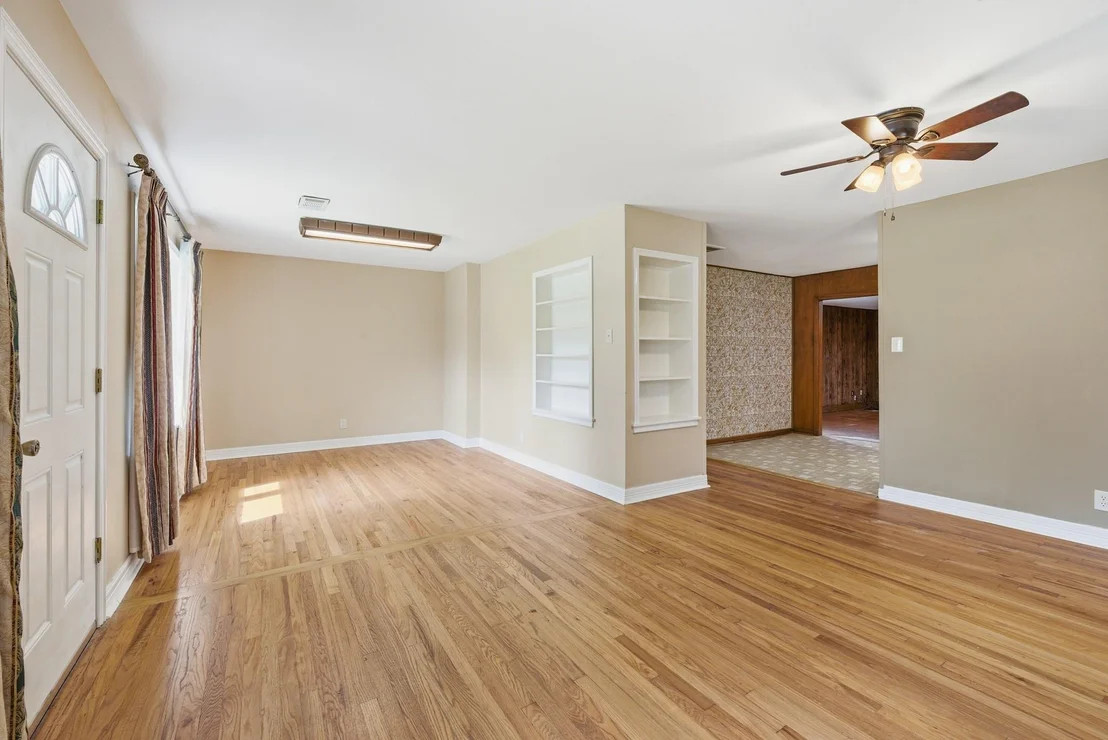 Photo of 806 Mary Lake Drive