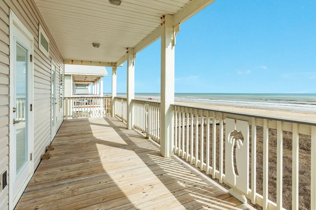 Photo of 2938 Bluewater Highway