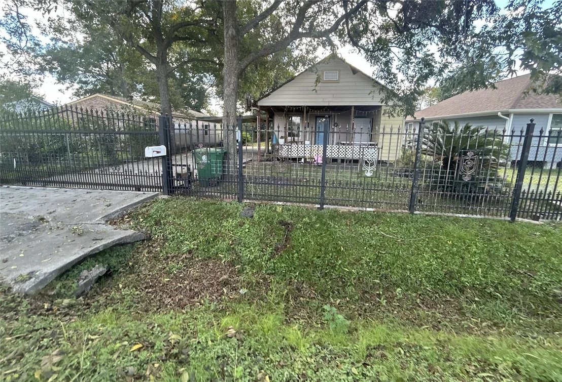 Photo of 3224 Creston Drive