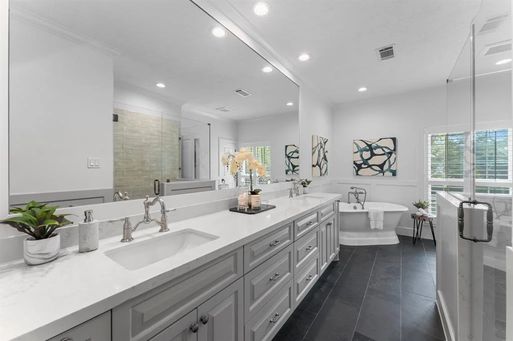 Photo of 184 W Shadowpoint Circle