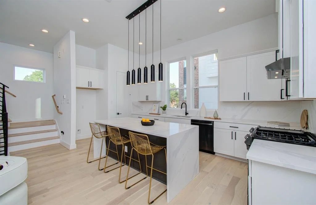 Photo of 3010 Lamar Street