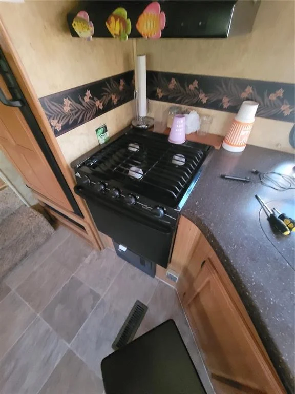 Photo of 1214 Van Sant