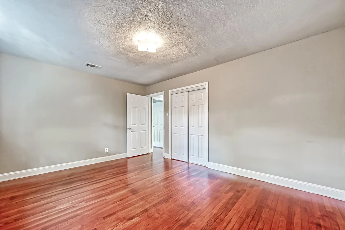 Photo of 1918 Westcrest Drive