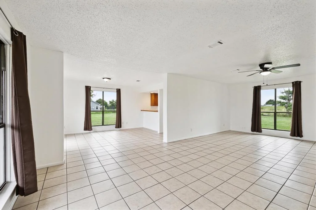 Photo of 893 Long Bow Road