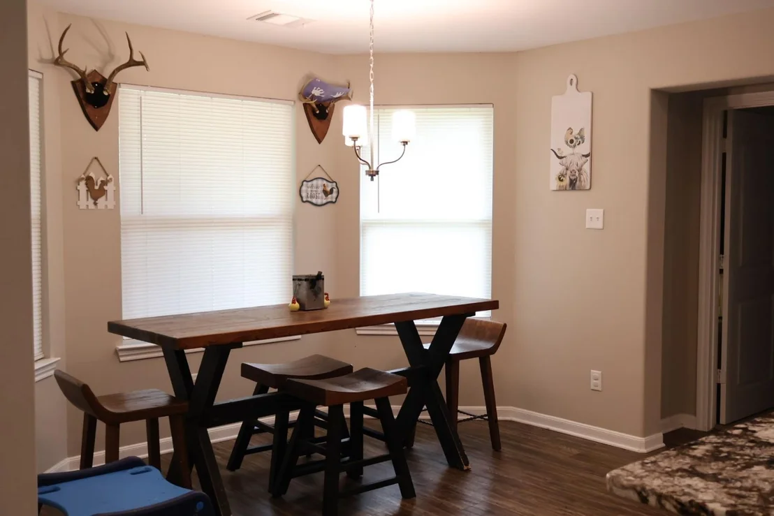 Photo of 4465 Sumrall Road