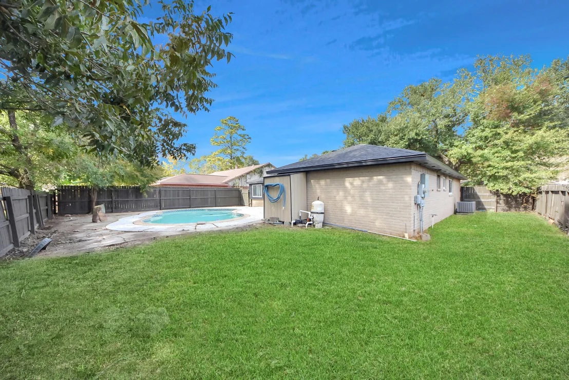 Photo of 5918 Crooked Post Road