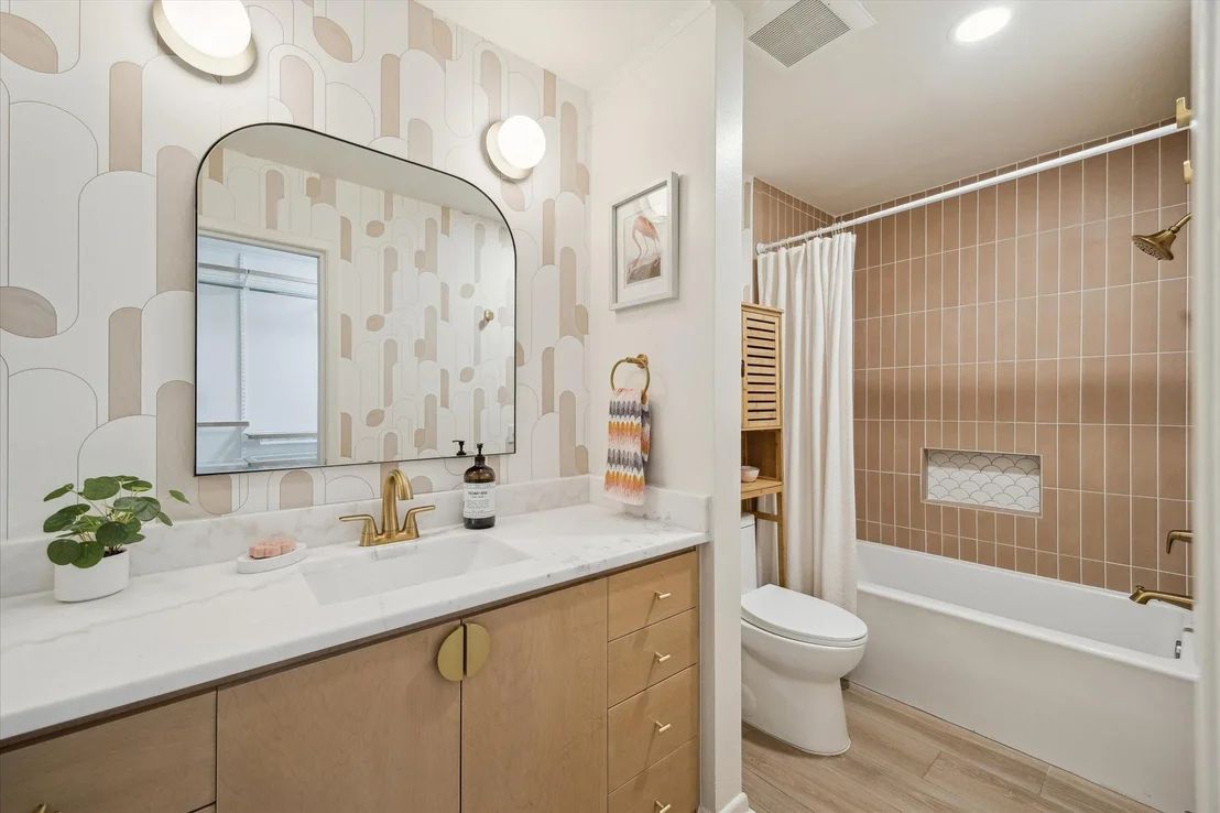 Photo of 2366 Dunstan Road