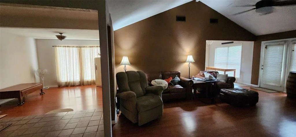 Photo of 532 S Rivershire Drive