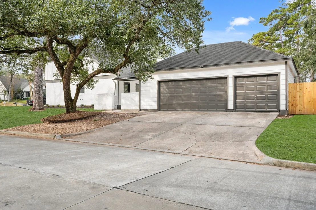 Photo of 6102 Knollview Drive