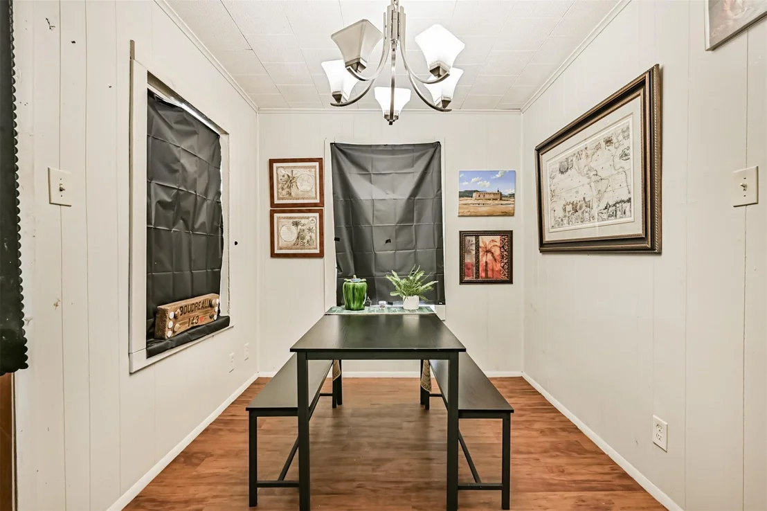 Photo of 707 W 5th Street