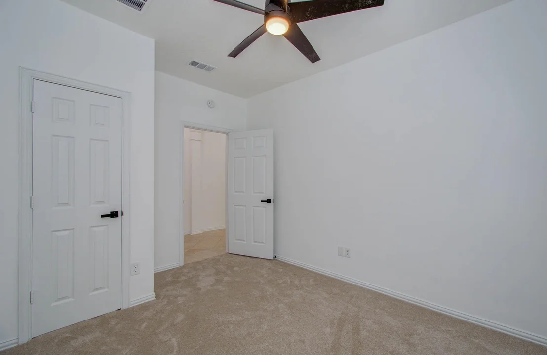 Photo of 18314 N Elizabeth Shore Loop