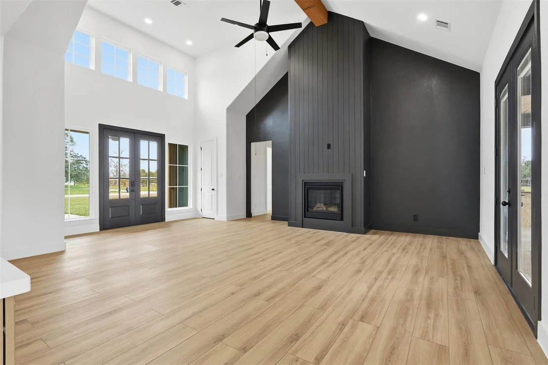 Photo of 467 Springfield Trail