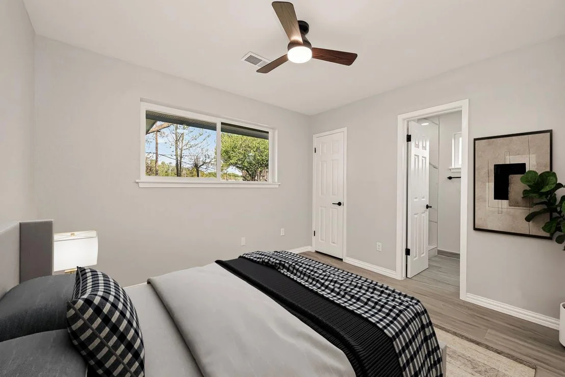 Photo of 118 W Doverfield Drive