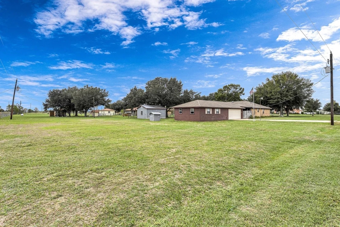 Photo of 1181 Schmidt Road