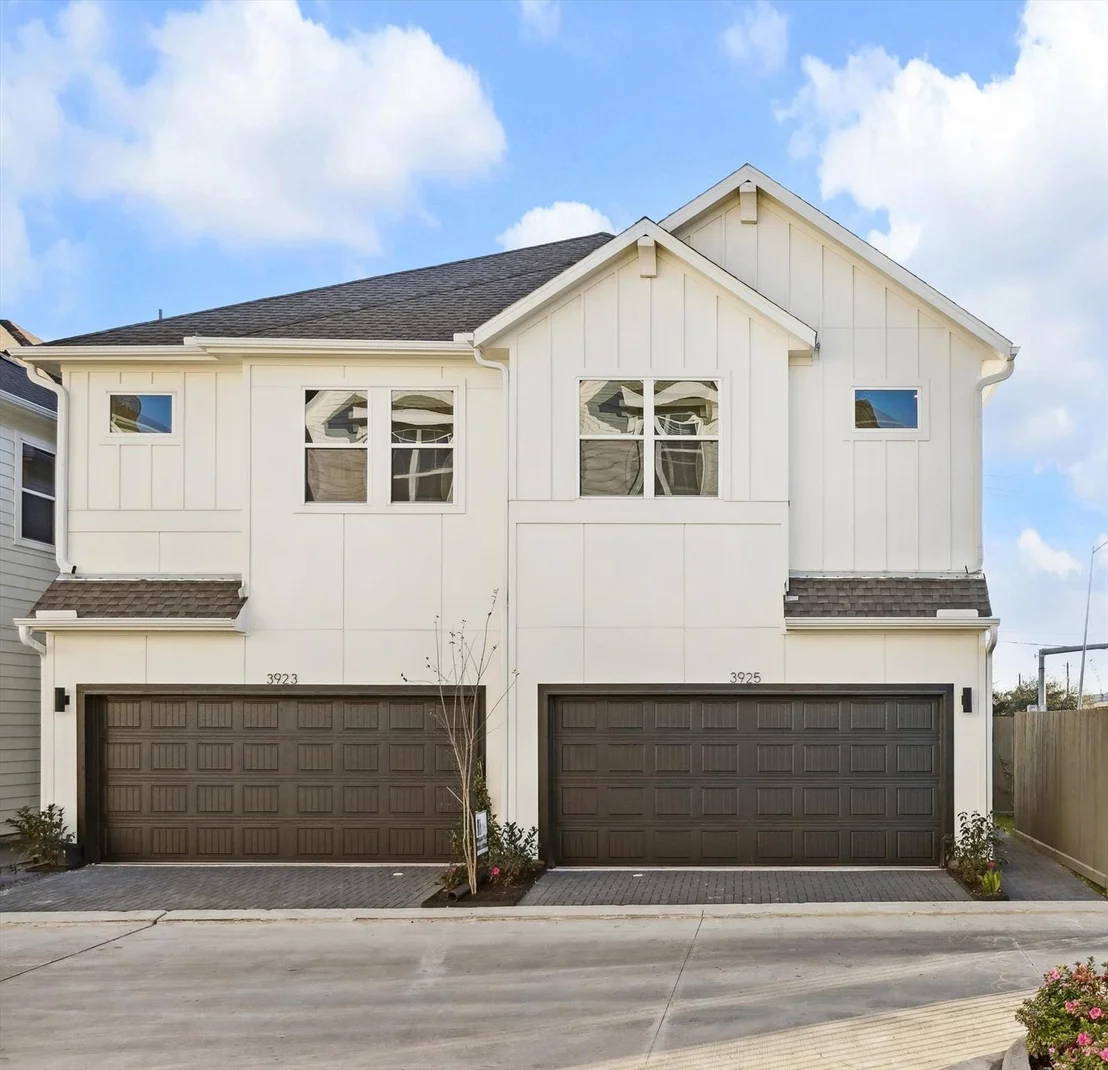 Photo of 3925 Willowbend Point Drive