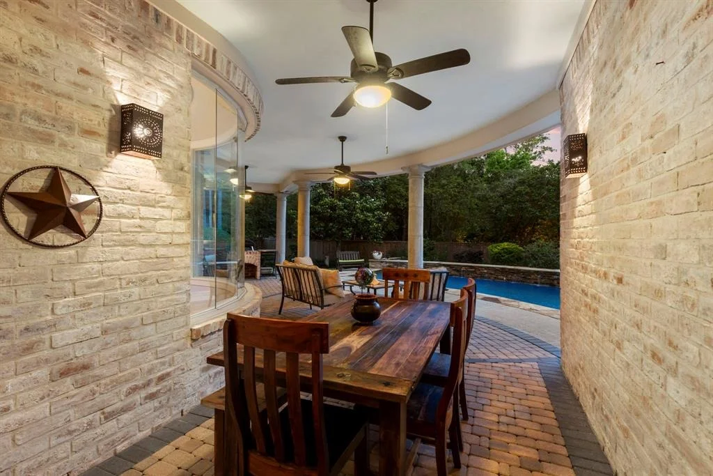 Photo of 63 N Wooded Brook Circle