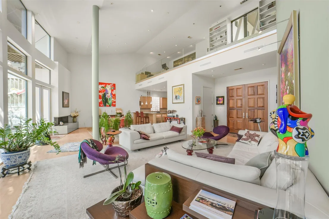 Photo of 15 Hudson Circle