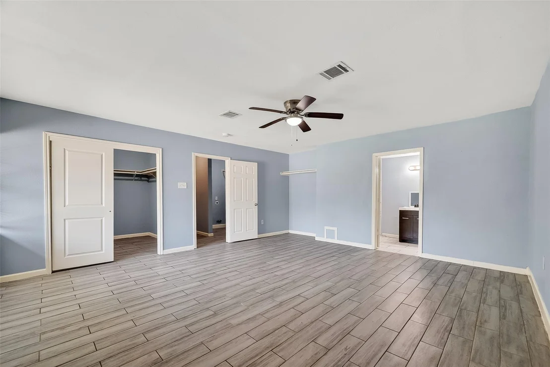 Photo of 6022 Lyndhurst Drive