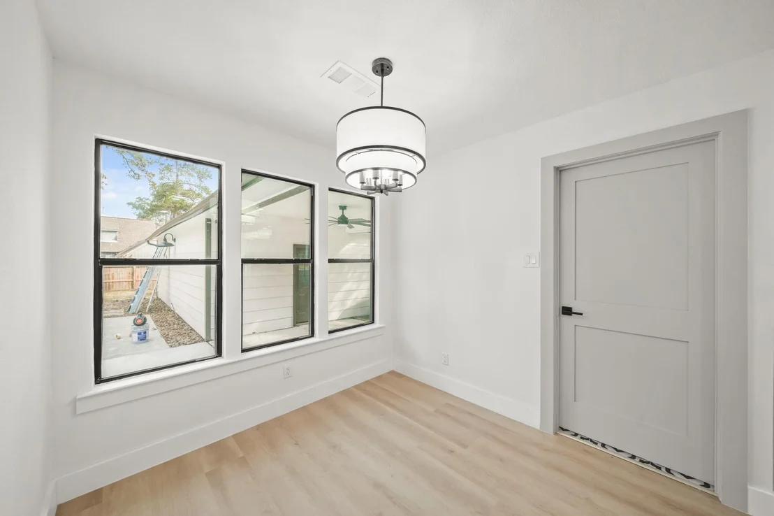 Photo of 6102 Knollview Drive