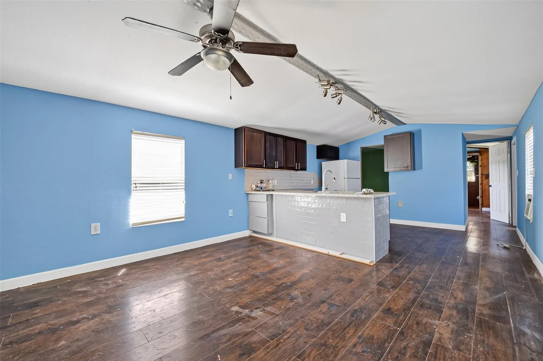 Photo of 1289 Road 5100