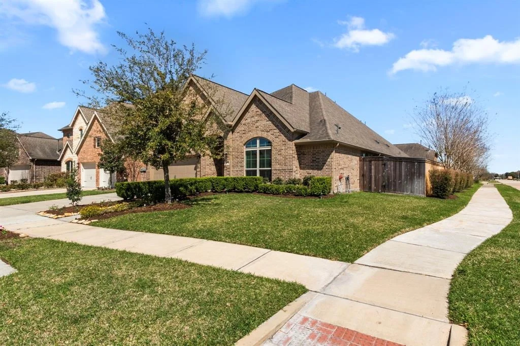 Photo of 2002 Silver Moon Drive