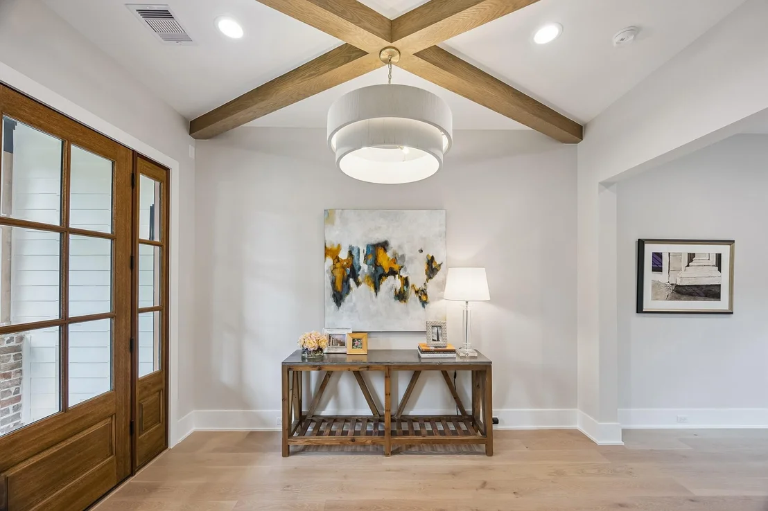 Photo of 2214 Chantilly Lane