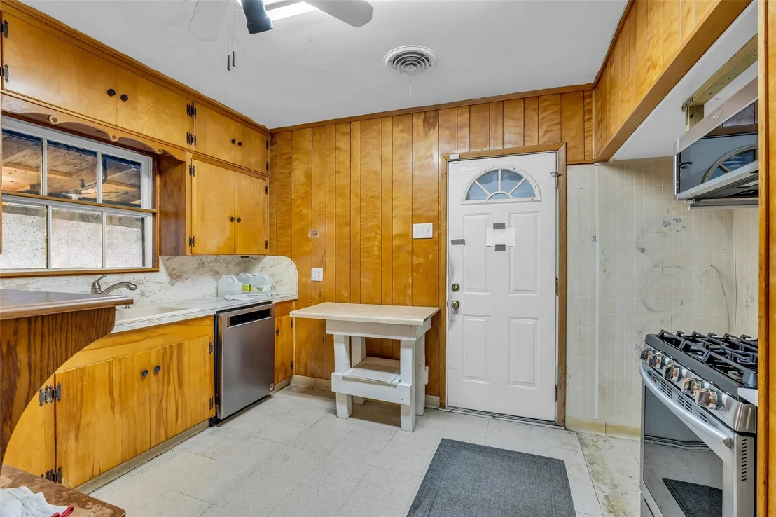 Photo of 218 Olive Avenue