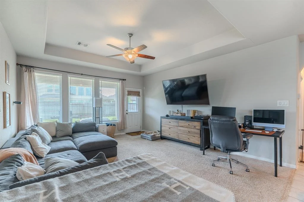 Photo of 17619 Harbourfront Road