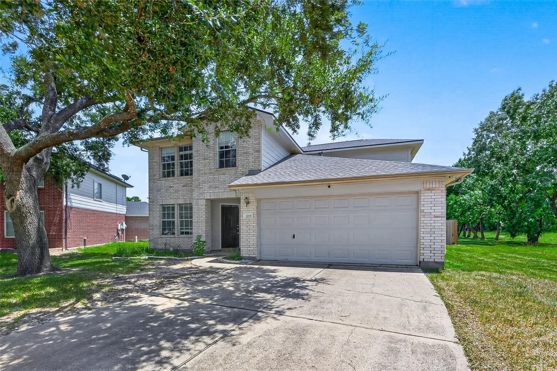Photo of 3219 Watercliff Court
