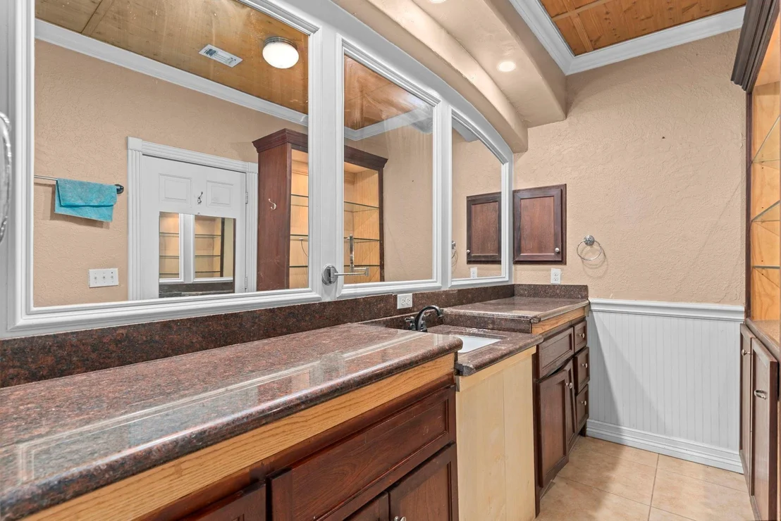 Photo of 8205 Appleton