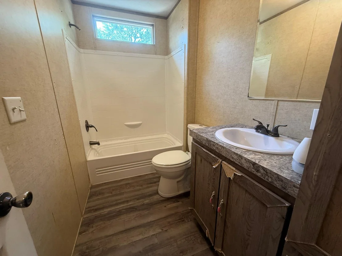 Photo of 600 Lakeview Loop