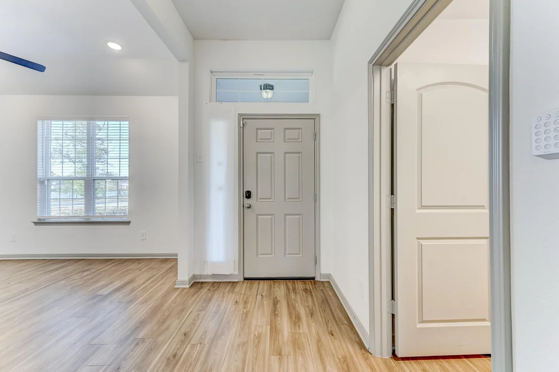 Photo of 204 Shoreview Drive