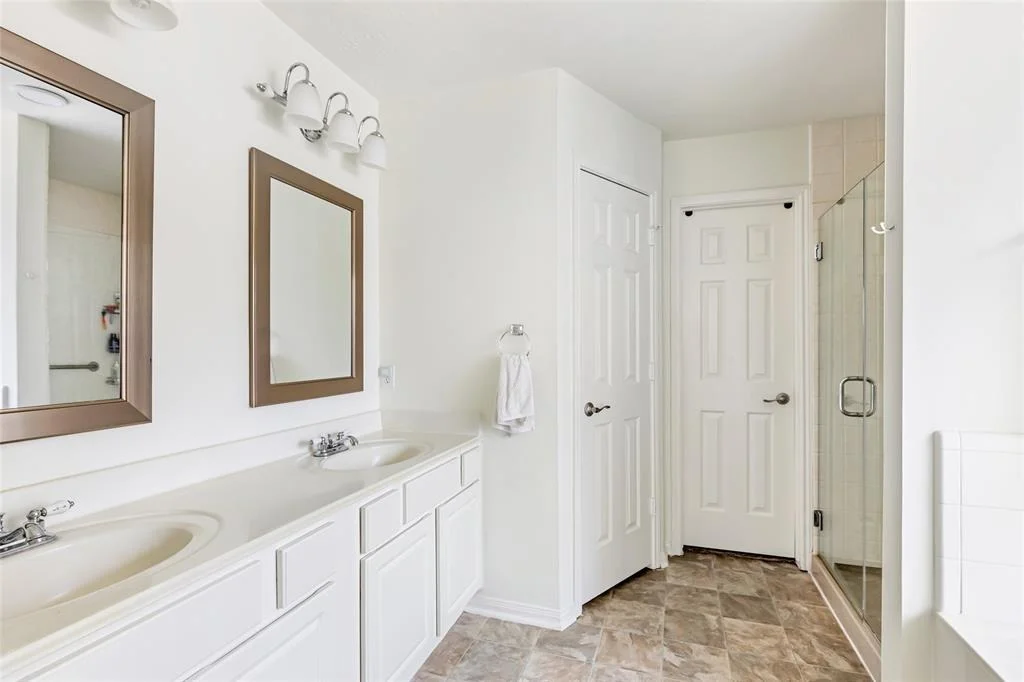 Photo of 18050 Landing Brook Drive