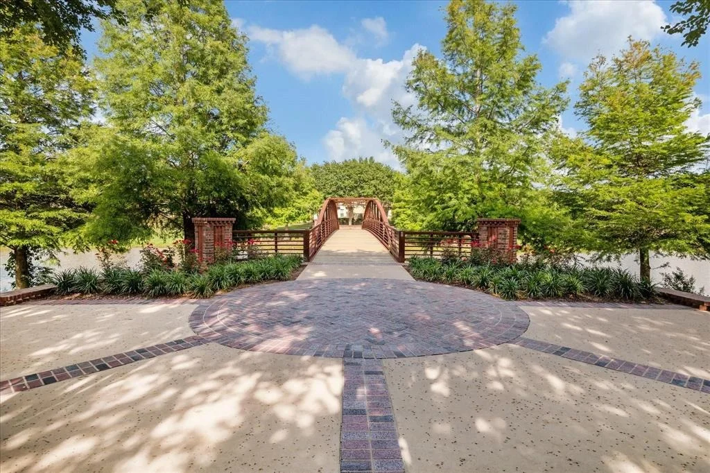 Photo of 906 Weldon Park Drive