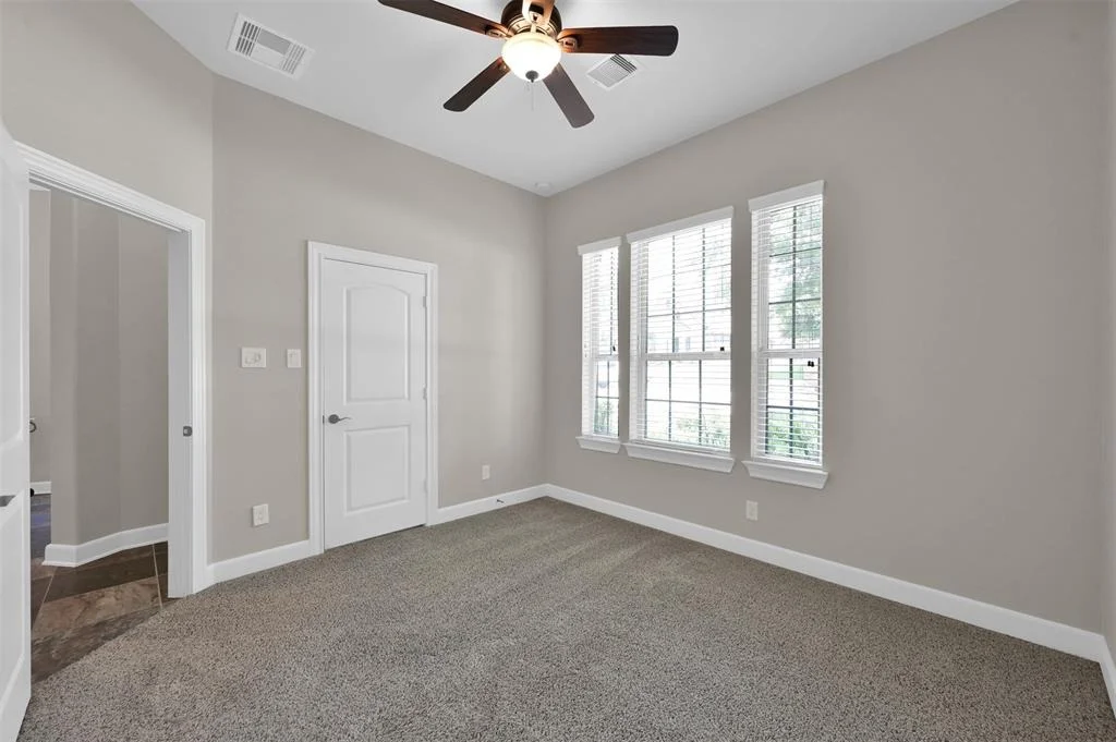 Photo of 4845 Bayou St John