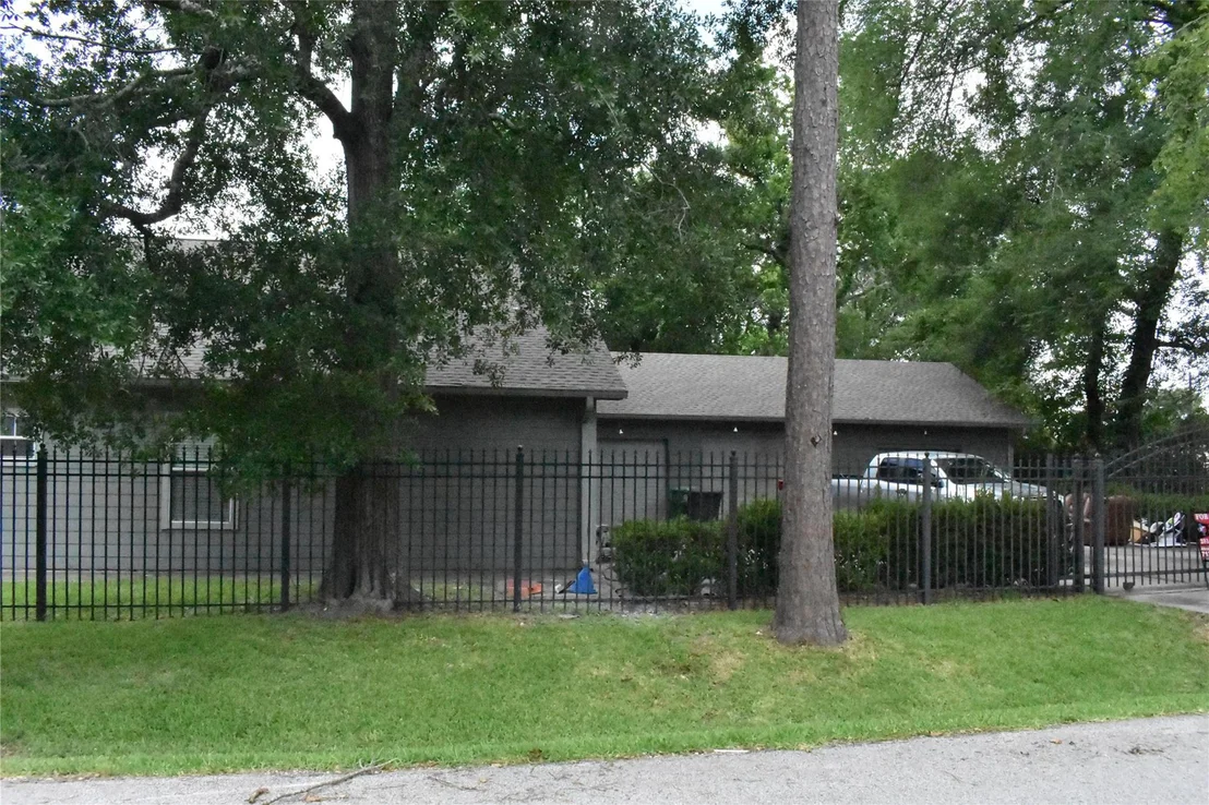 Photo of 8535 Parkette Drive