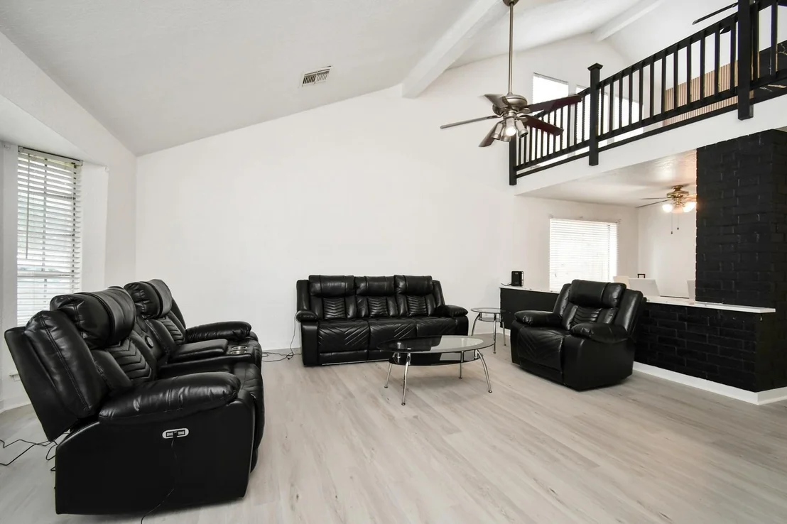 Photo of 19618 Coppervine Lane