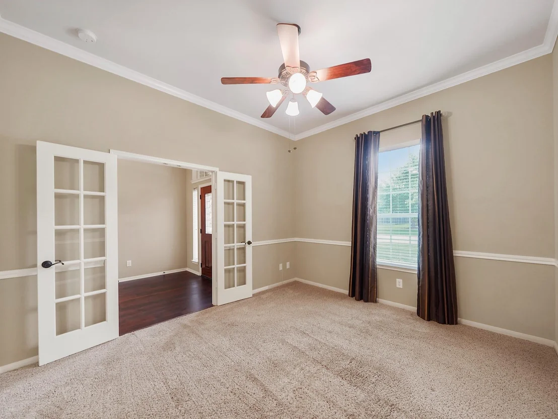 Photo of 22635 Pineleigh Court