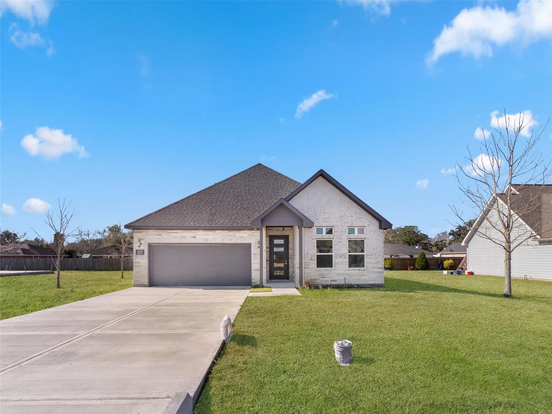 Photo of 209 Silverleaf Street