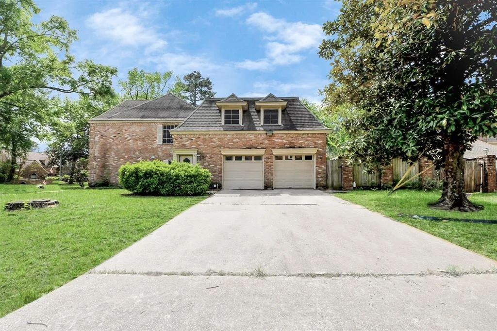 Photo of 2002 Saddlecreek Drive