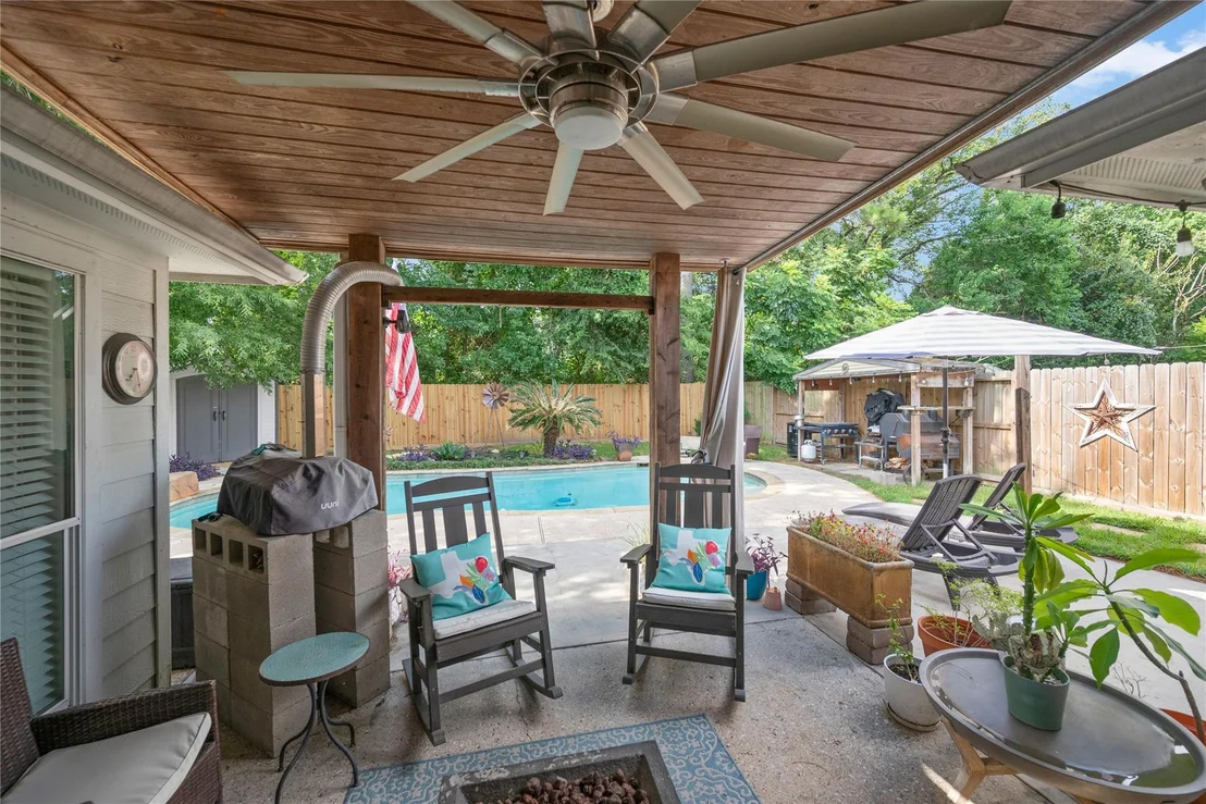 Photo of 723 Far Pines Drive