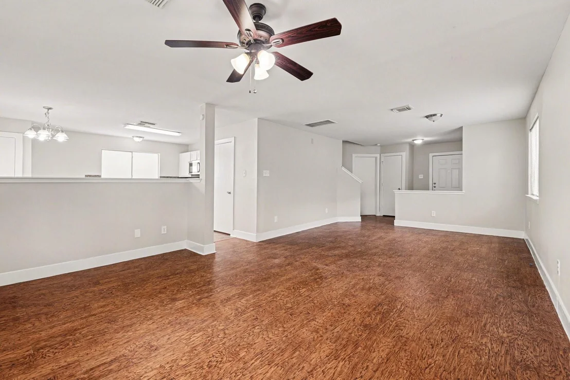 Photo of 817 Dragonfly Drive