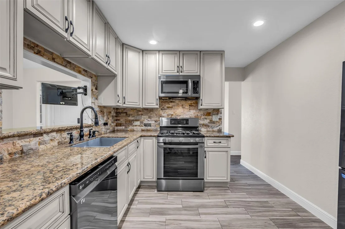 Photo of 4342 Hialeah Drive