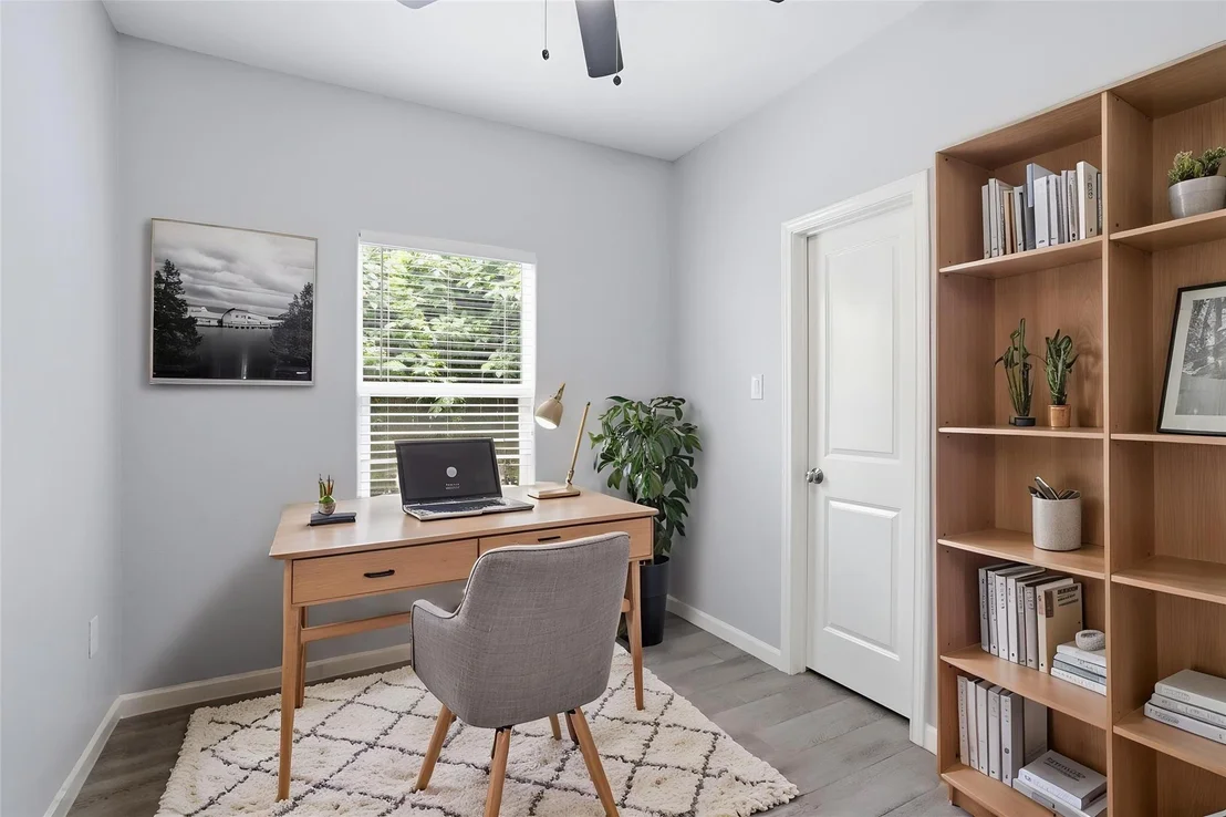 Photo of 16919 Balmoral