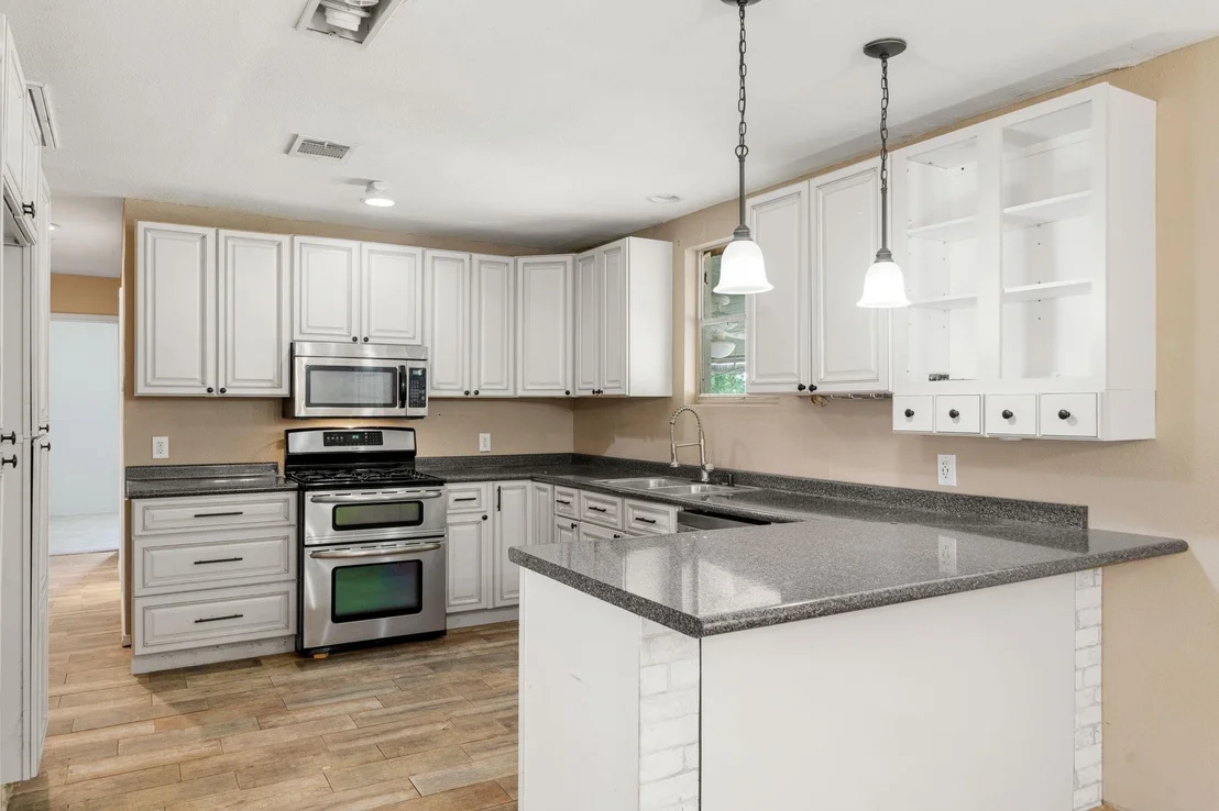Photo of 12914 Manor Drive