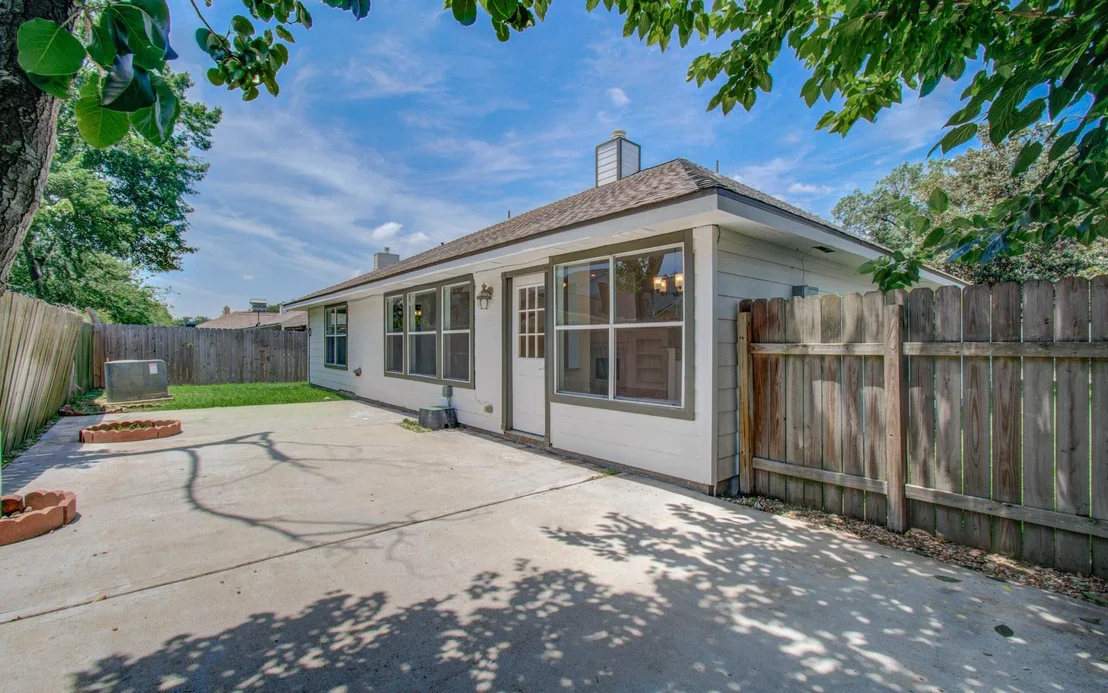 Photo of 18523 Dennington Drive