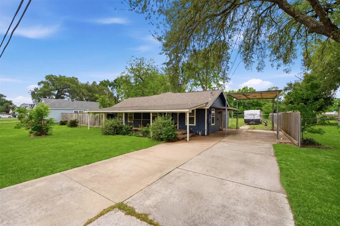 Photo of 2922 Pansy Street