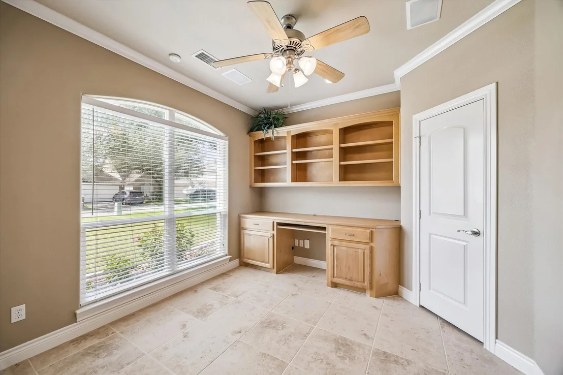 Photo of 17412 Waterview Drive